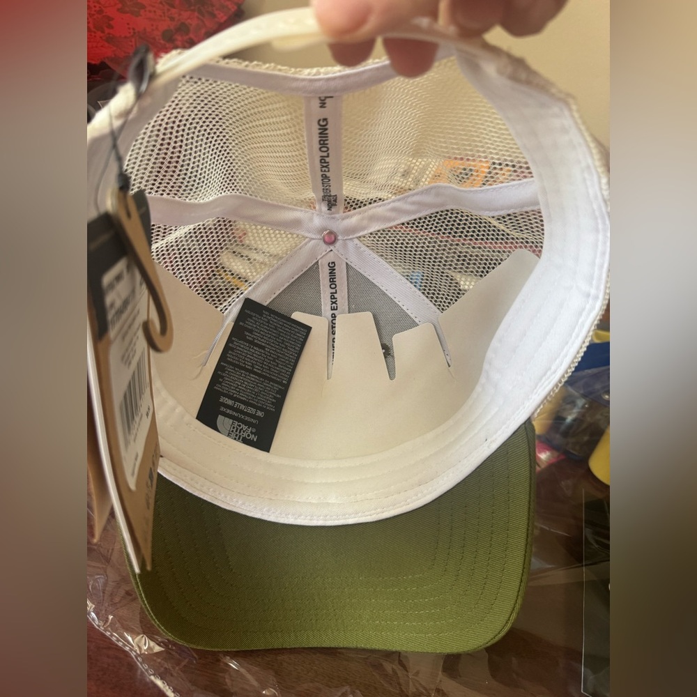 The North Face Trucker hat - Picture 6 of 6